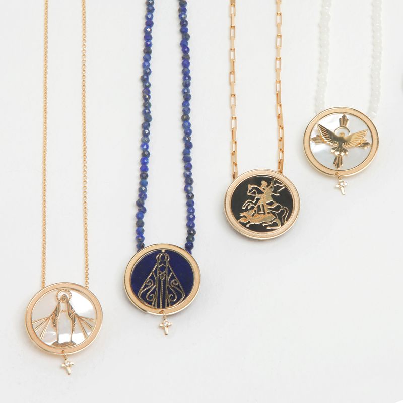 pendente-blessings-nossa-senhora-aparecida-em-ouro-amarelo-lapis-lazuli-e-diamante-dryzun-095832-m3