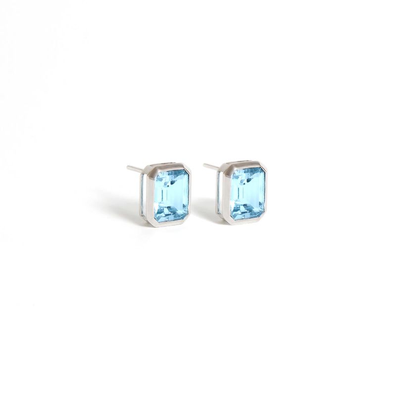 brinco-ouro-branco-topazio-azul-emerald-cut-096963-02