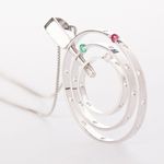 pingente-ouro-branco-diamante-esmeralda-rubi-dna-astral-092889-02