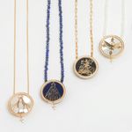 pendente-blessings-divino-espirito-santo-em-ouro-amarelo-madreperola-e-diamante-dryzun-095834-m3