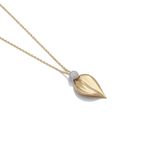 pingente-em-ouro-amarelo-e-branco-e-diamantes---bem-me-quer-097347-01