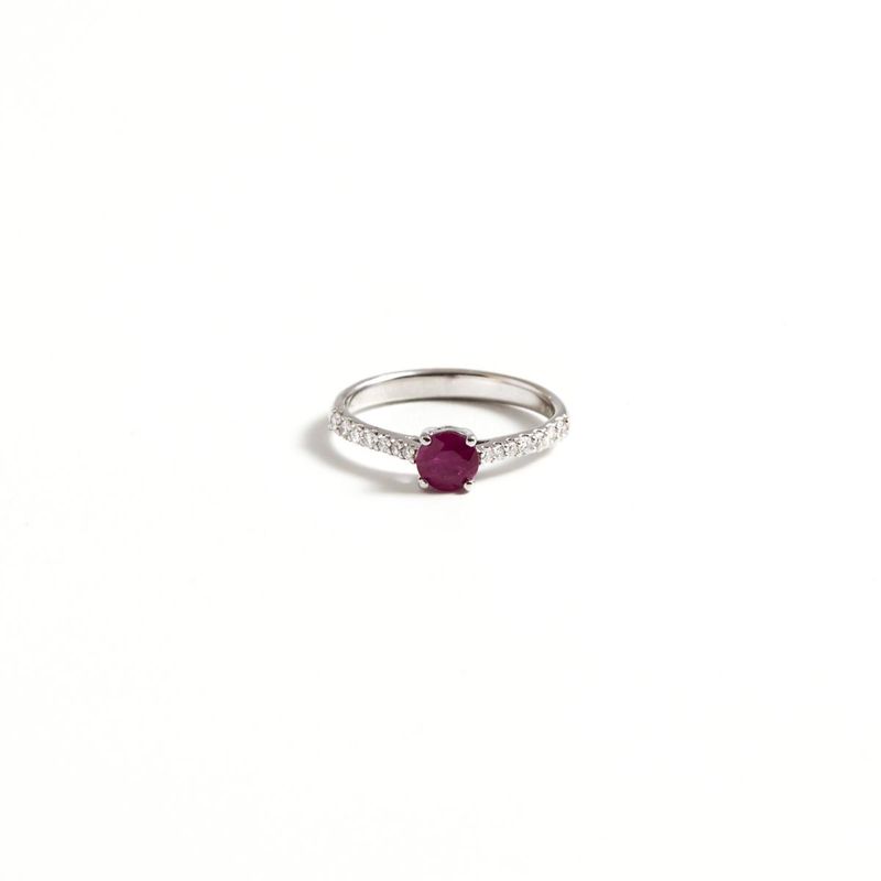 anel-ouro-branco-rubi-diamante-happy-days-096937-02