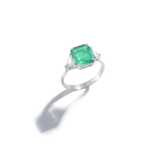 Anel em ouro branco esmeralda e diamantes - Flamingo