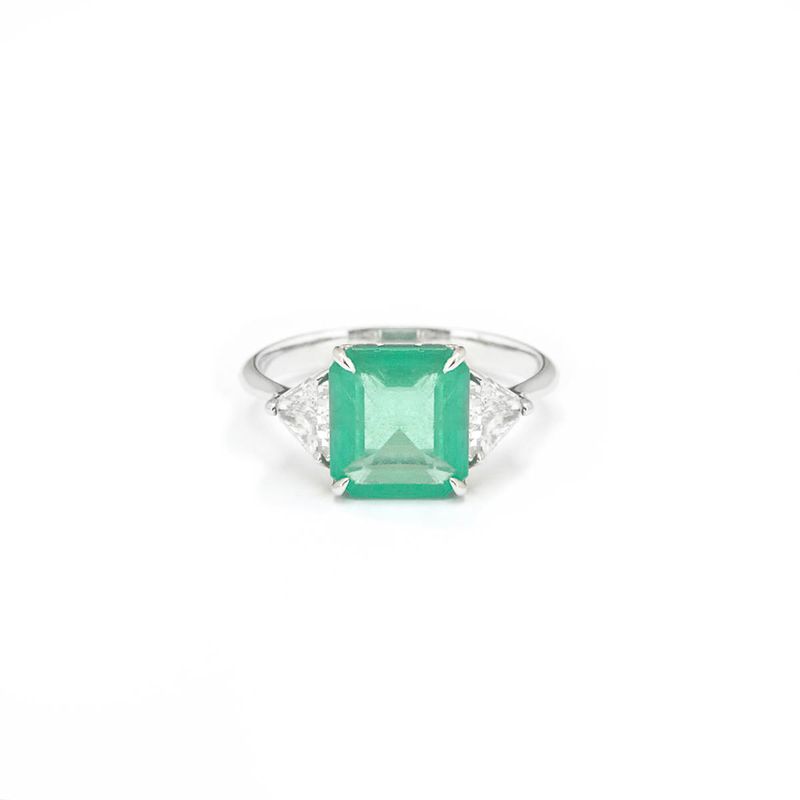 anel-em-ouro-branco-esmeralda-e-diamantes---flamingo-058786-02