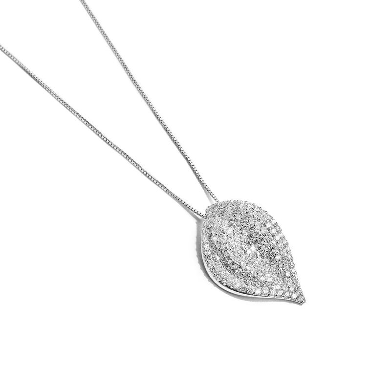 pingente-em-ouro-branco-e-diamantes---bem-me-quero-097374-01