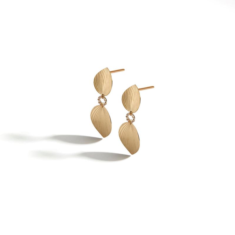 brinco-em-ouro-amarelo-e-diamantes---petalas-096985-02