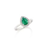 Anel em ouro branco  esmeralda e diamantes - Reverie 0
