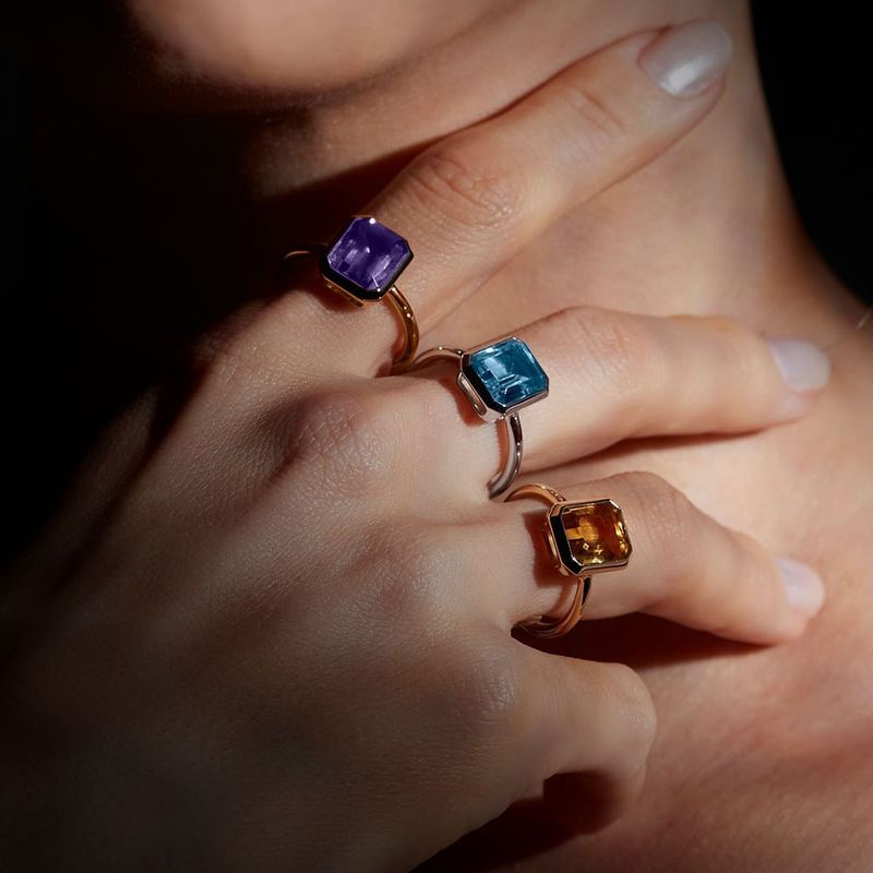 Anel em ouro branco e top zio azul - Emerald Cut 3