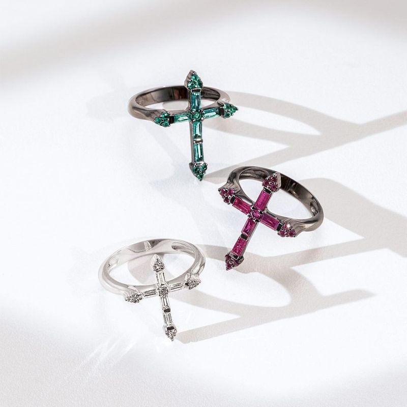 Anel em ouro branco  r dio negro e rubis - cruz - Glam Rock 1