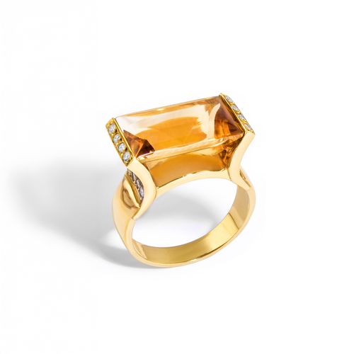 Anel em ouro amarelo com citrino e diamantes