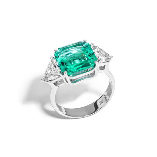 Anel em ouro branco com esmeralda e diamantes - Flamingo