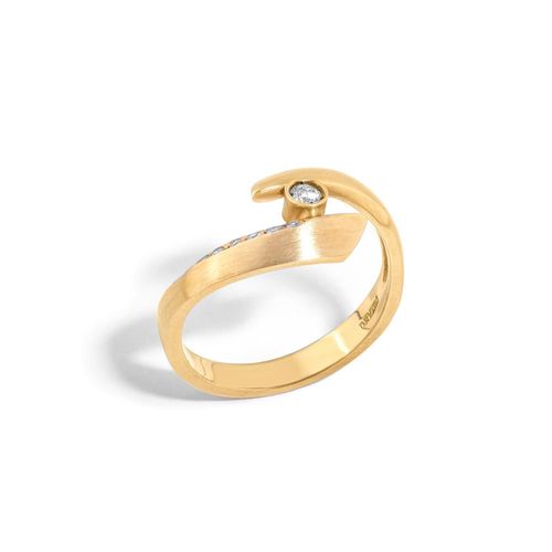 Anel em ouro amarelo com diamantes - Mobius