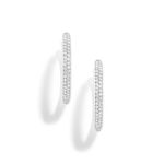 brinco em ouro branco com diamantes-069953-02