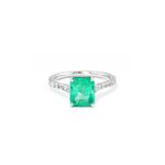 anel em ouro branco com diamantes e esmeralda - classic emerald-087240-02